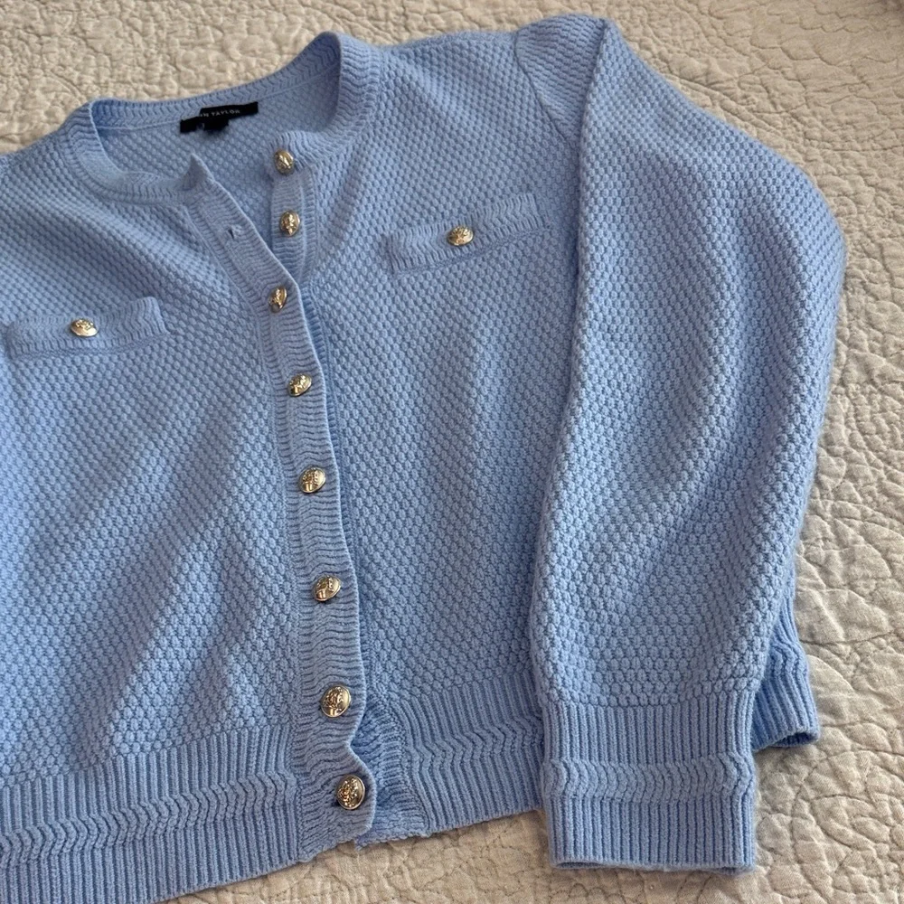 Ann Taylor Light Blue Textured Cardigan with Gold Buttons, Sz M, EUC - Picture 3 of 5